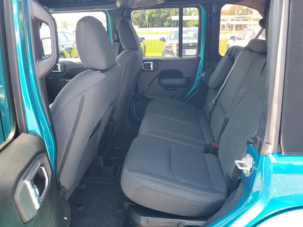 Used 2024 Jeep Wrangler Unlimited w/ Convenience Group AWD/4WD image 20