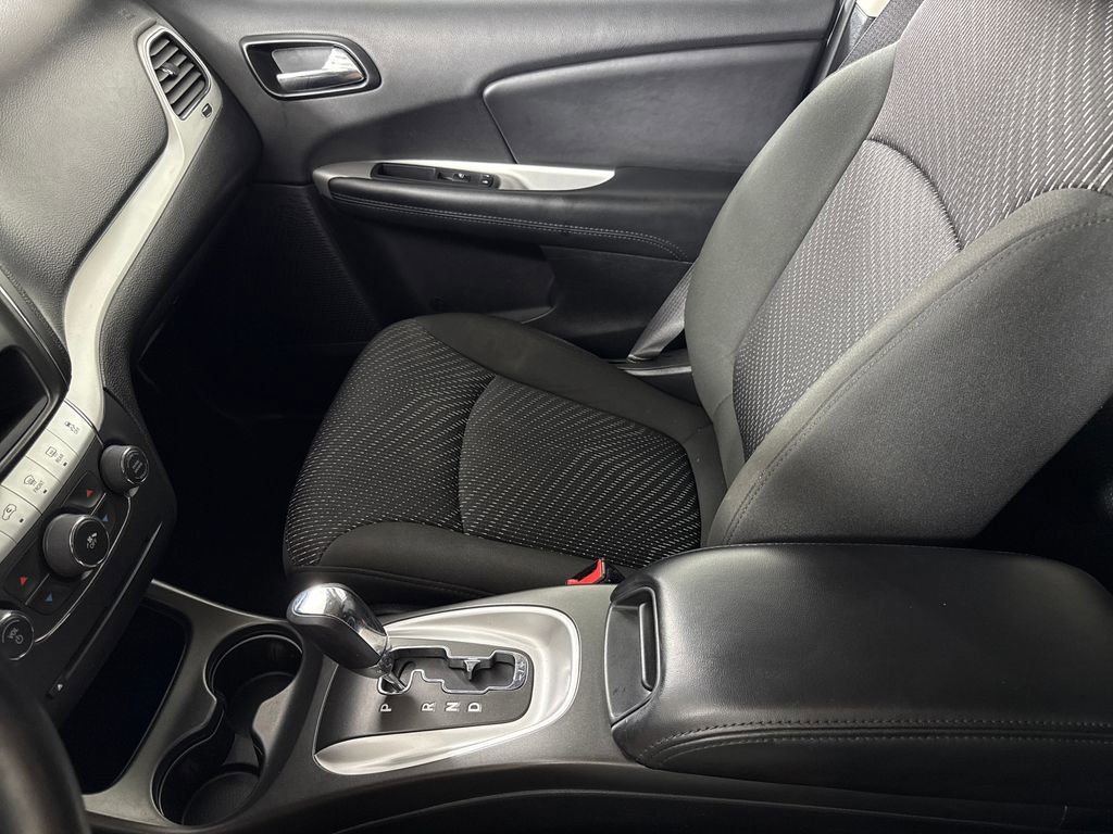 Used 2019 Dodge Journey SE w/ Connectivity Group FWD image 18