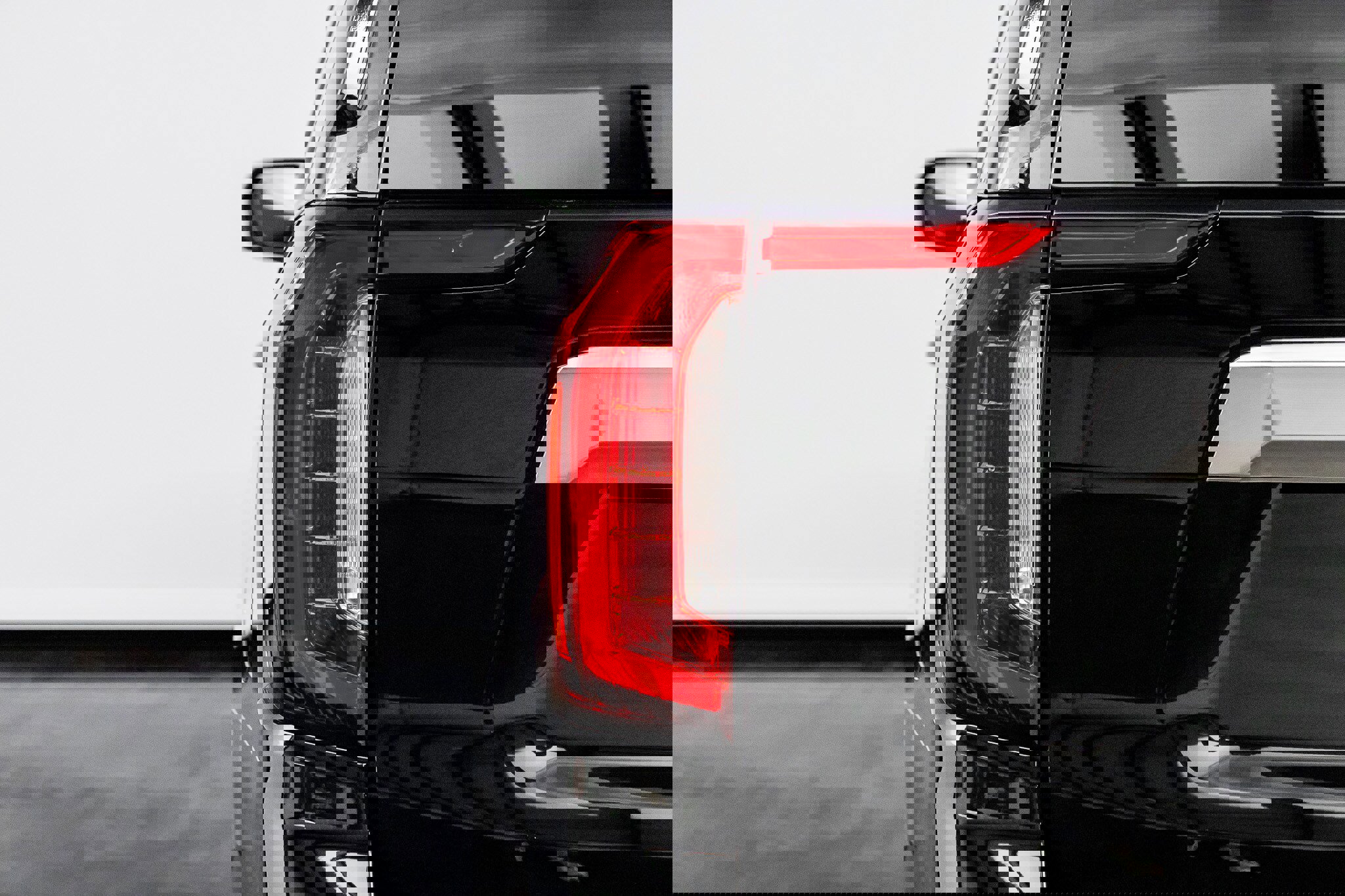 Used 2023 GMC Yukon Denali w/ Denali Reserve Package image 19