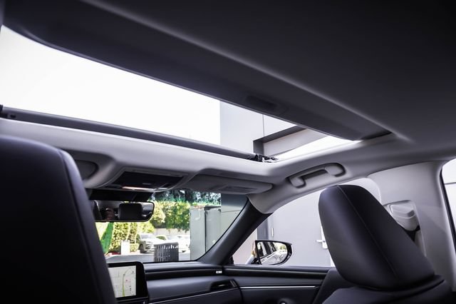 Certified 2025 Lexus ES 300h w/ Premium Package FWD image 22