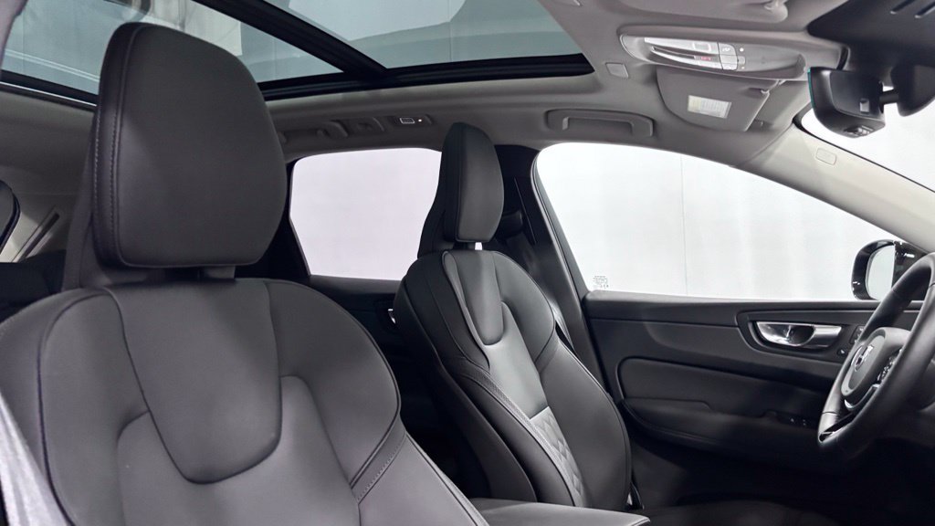 Certified 2026 Volvo XC60 B5 Plus AWD/4WD image 19