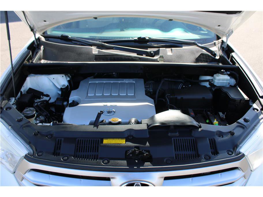 Used 2013 Toyota Highlander Limited image 38