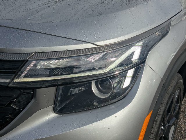 Certified 2024 Kia Seltos X-Line AWD/4WD image 10