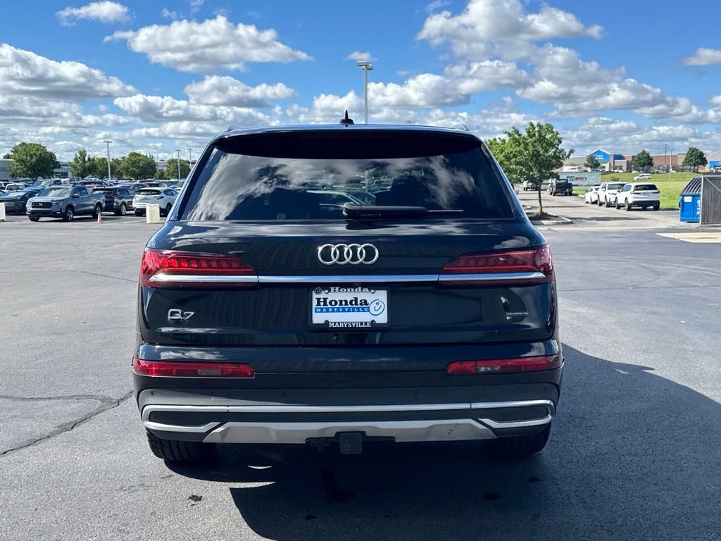 Used 2023 Audi Q7 2.0T Premium w/ Towing Package AWD/4WD image 6