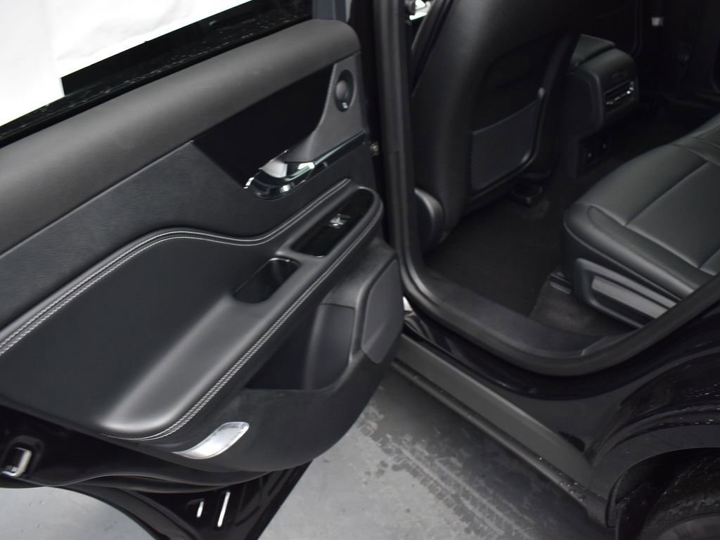 New 2025 Lincoln Corsair Reserve w/ Equipment Group 202A image 12