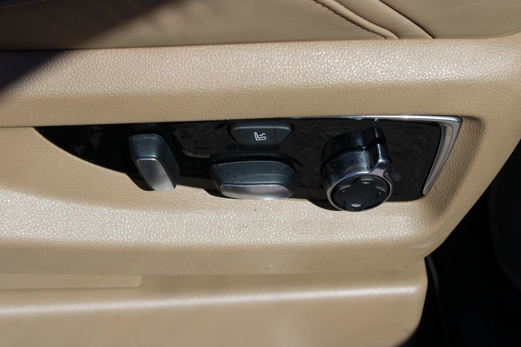 Used 2020 Cadillac Escalade Platinum w/ Escalade Sport Edition AWD/4WD image 15