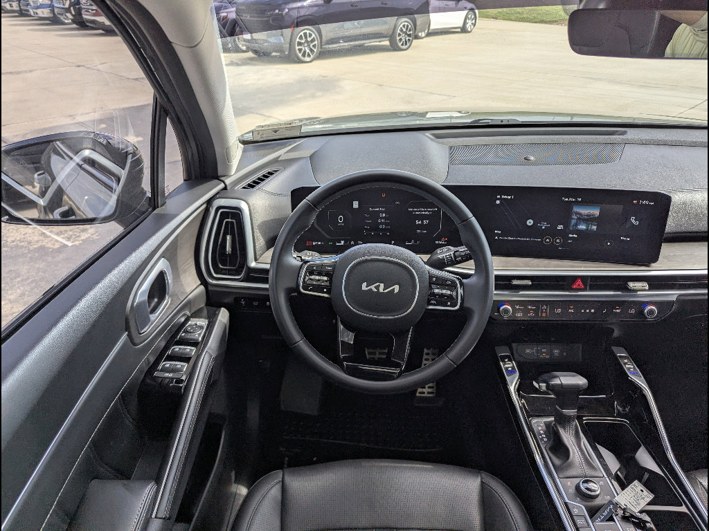 Used 2024 Kia Sorento SX image 3