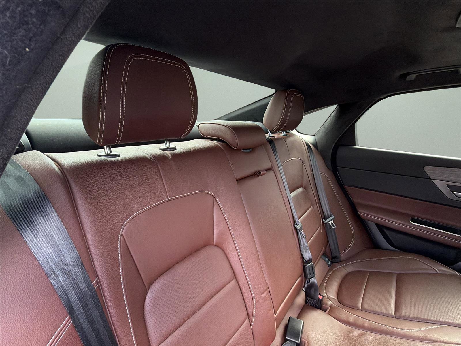 Used 2019 Jaguar XF S AWD/4WD image 23