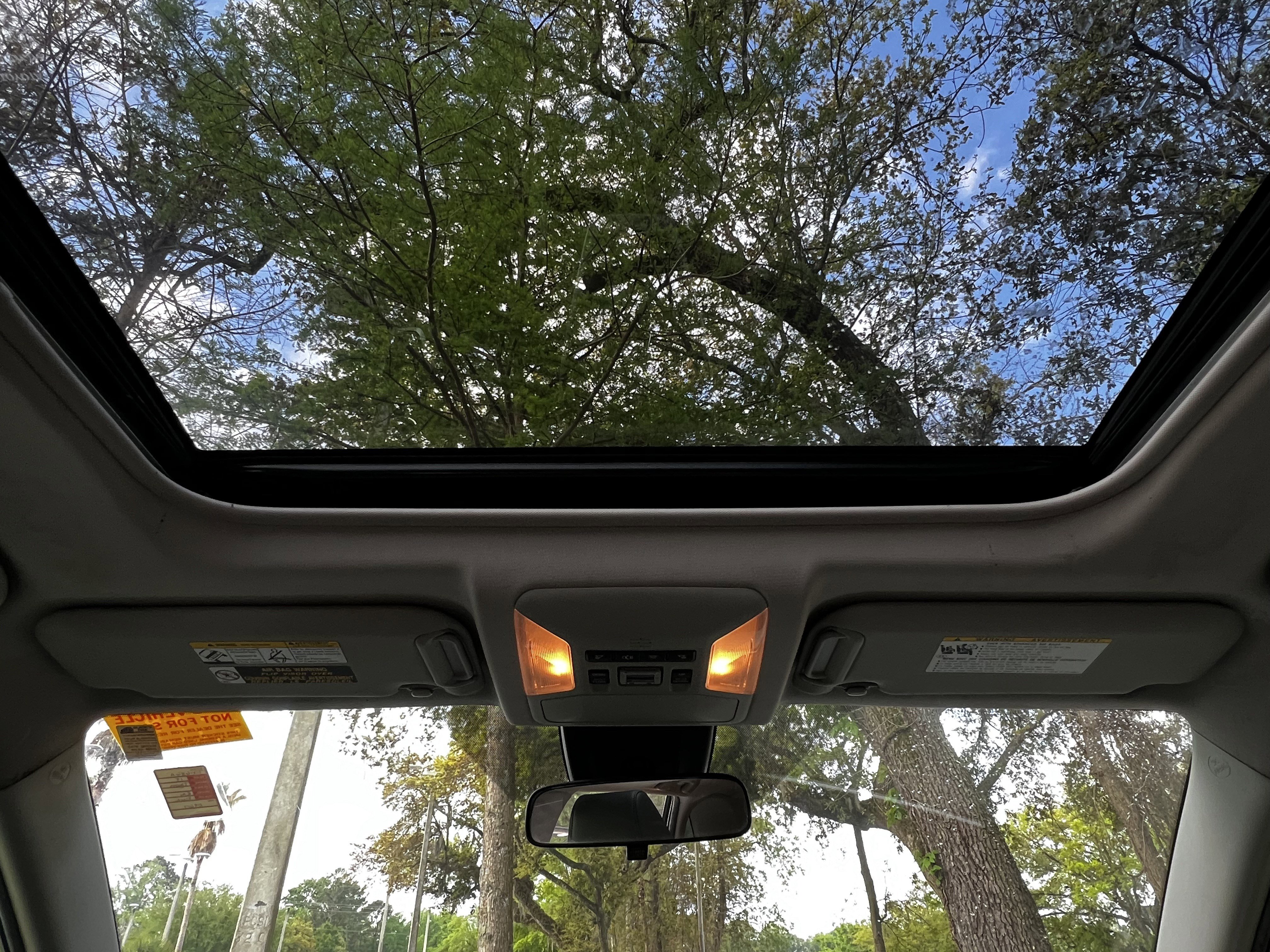 Used 2019 Toyota RAV4 XLE Premium image 38