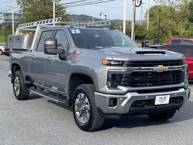 Certified 2025 Chevrolet Silverado 3500 LT w/ All Star Edition image 1