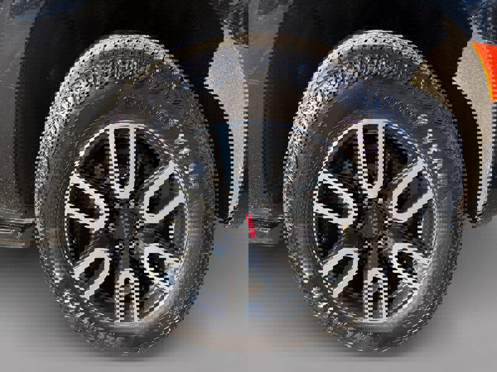 Used 2023 GMC Yukon AT4 w/ AT4 Premium Package image 9