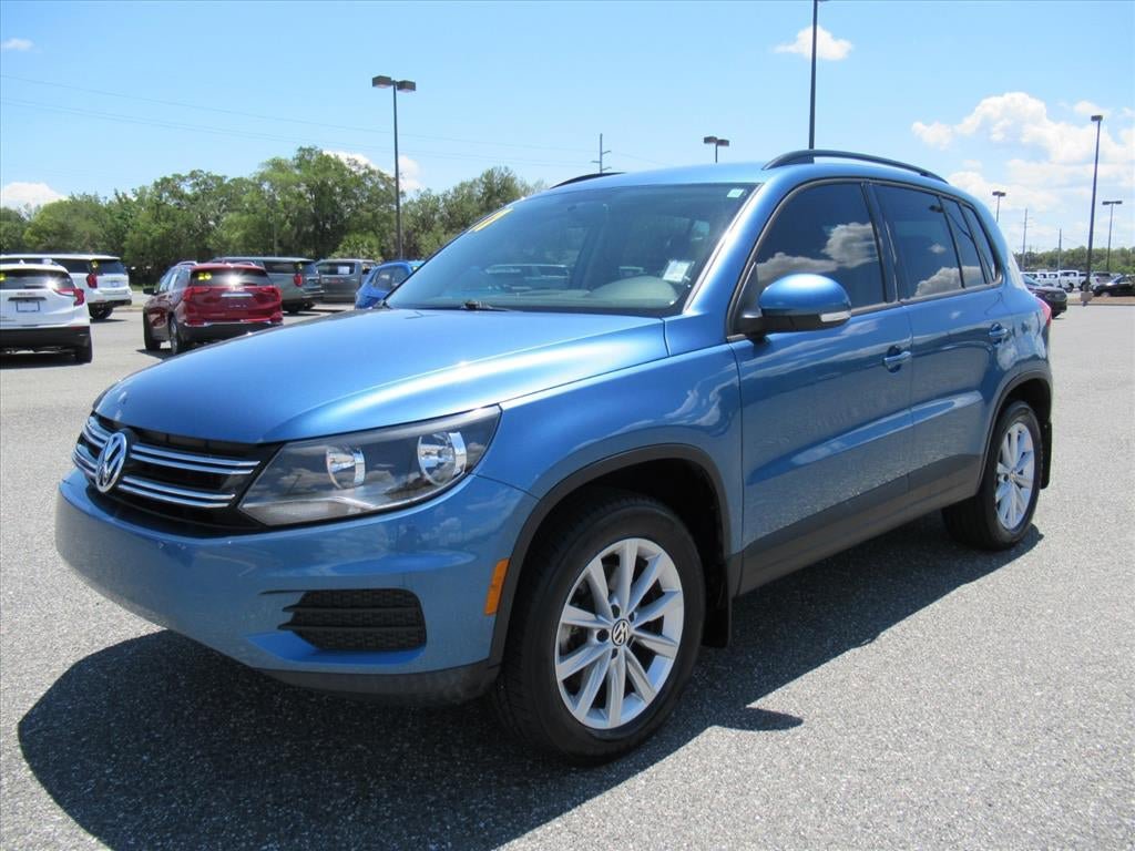 Used 2017 Volkswagen Tiguan Limited w/ Premium Package FWD image 3