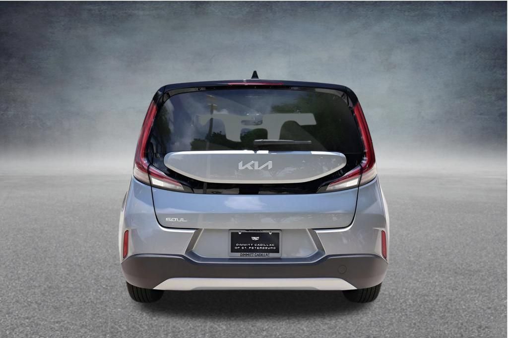 Used 2025 Kia Soul LX w/ LX Technology Package FWD image 4
