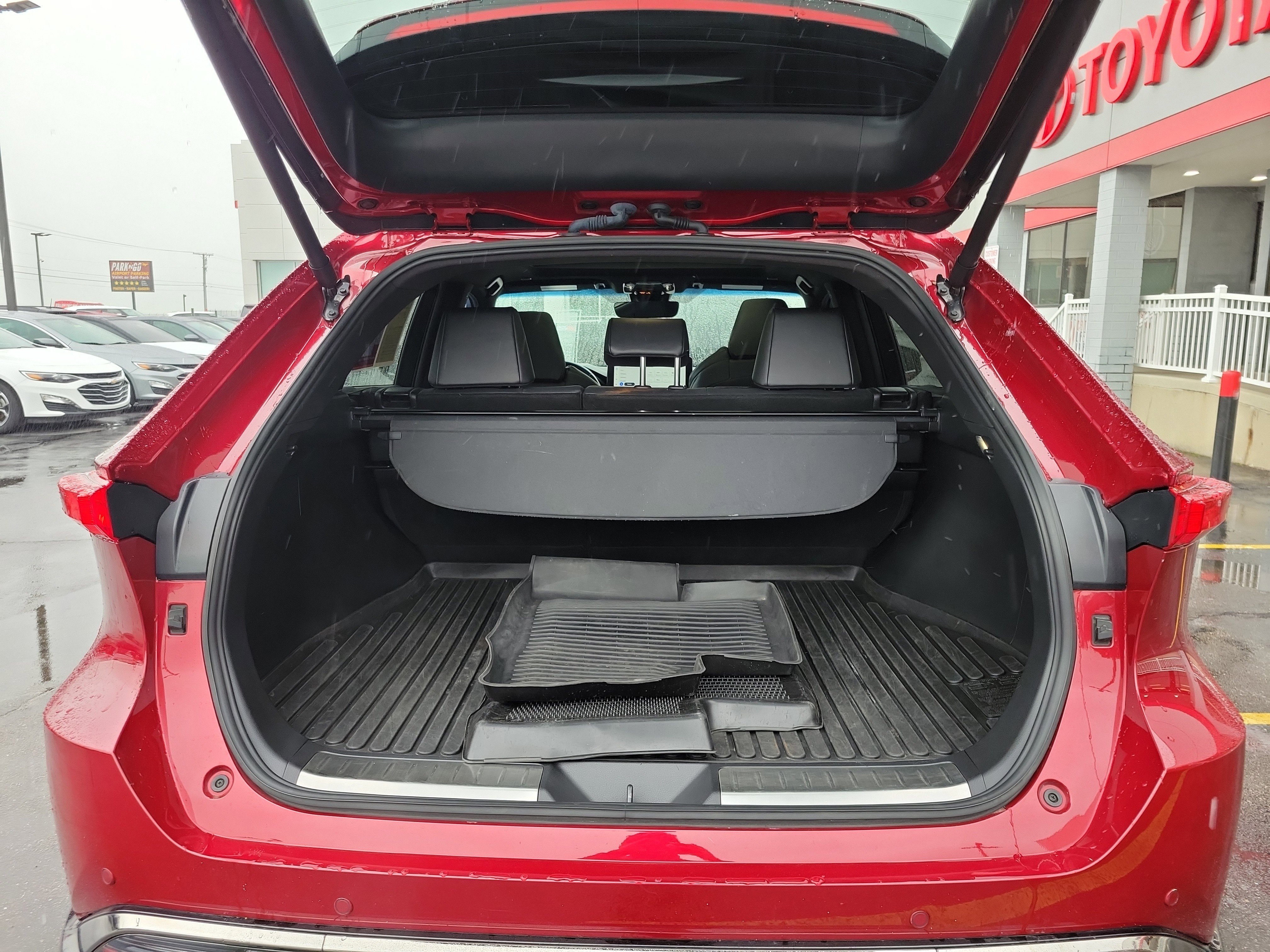 Used 2024 Toyota Venza Nightshade AWD/4WD image 8