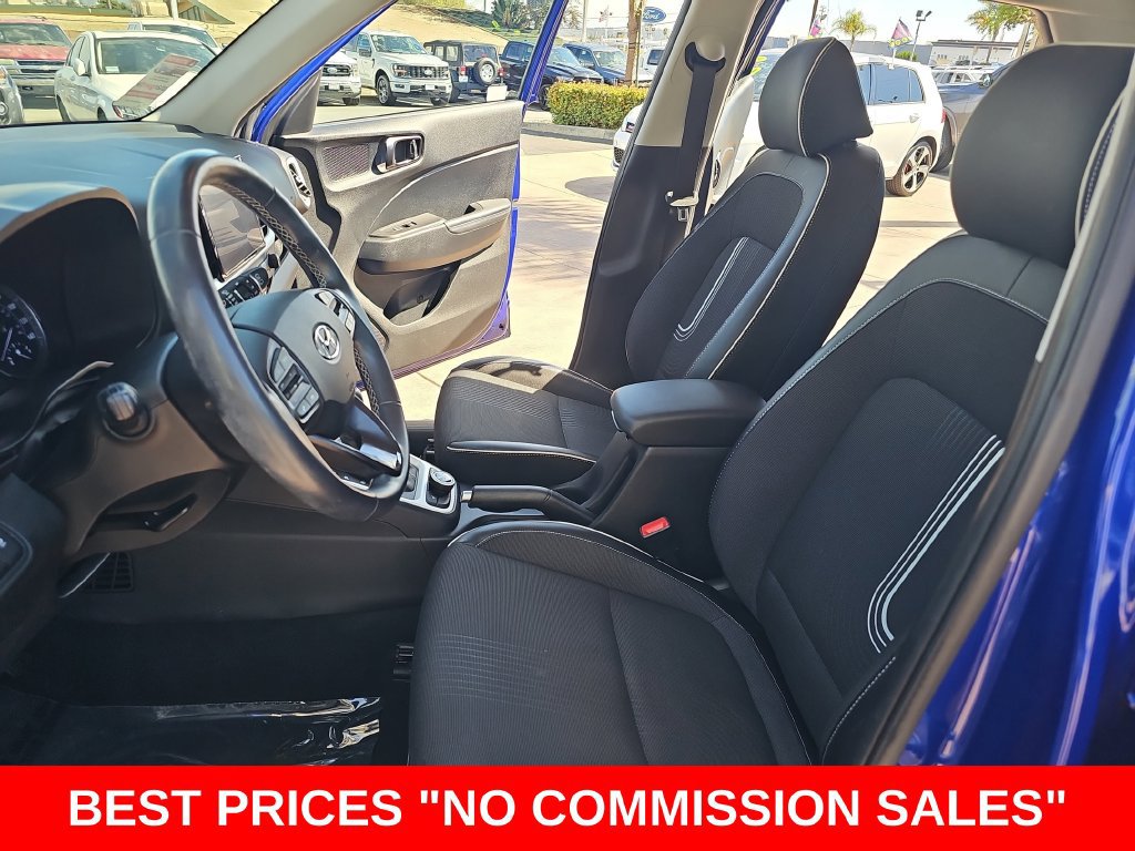 Used 2022 Hyundai Venue Limited FWD image 14