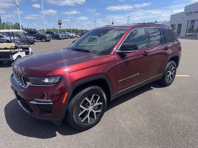 Certified 2024 Jeep Grand Cherokee Limited AWD/4WD image 4