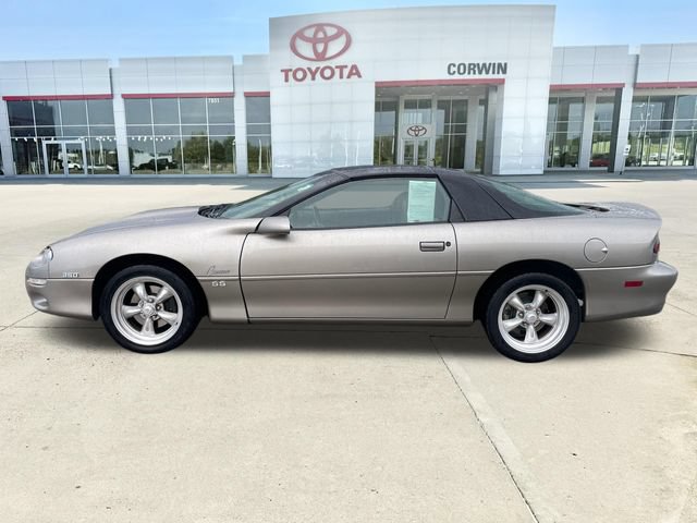 Used 2002 Chevrolet Camaro Z28 w/ SS Performance/Appearance Pkg RWD image 2