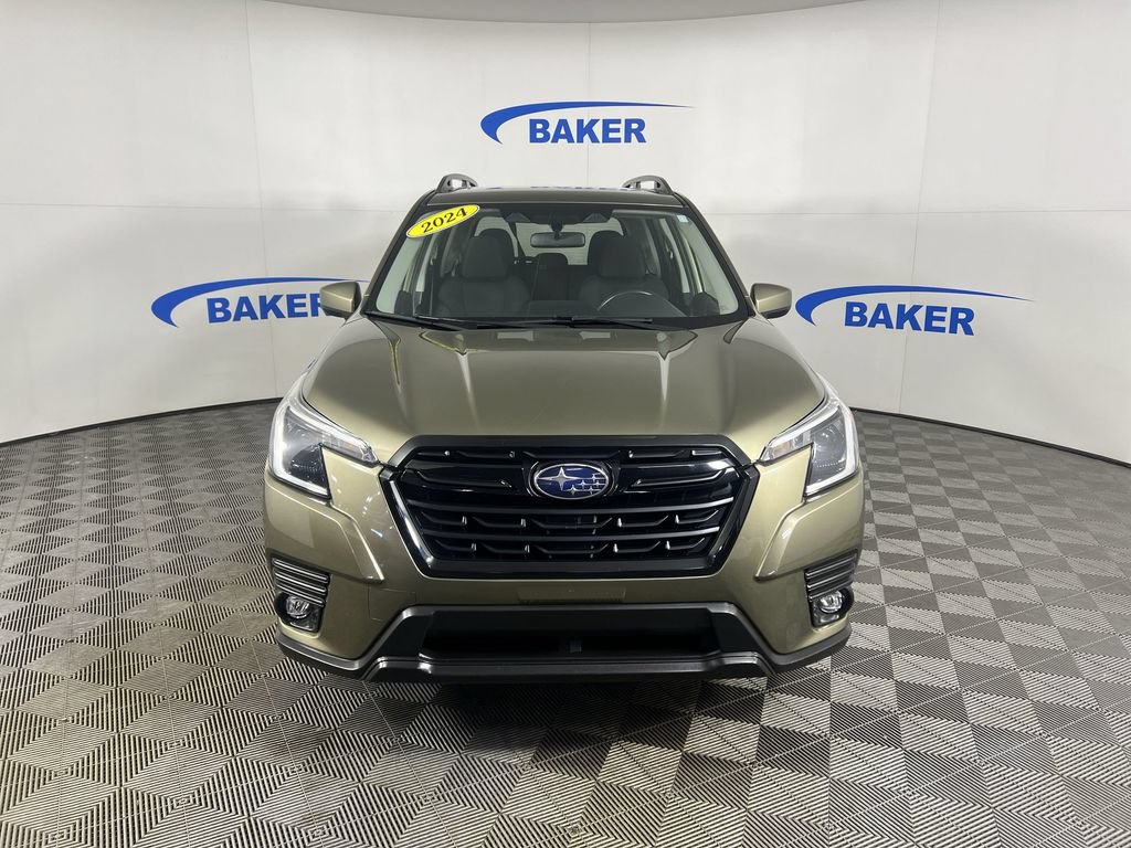 Used 2024 Subaru Forester Premium AWD/4WD image 3