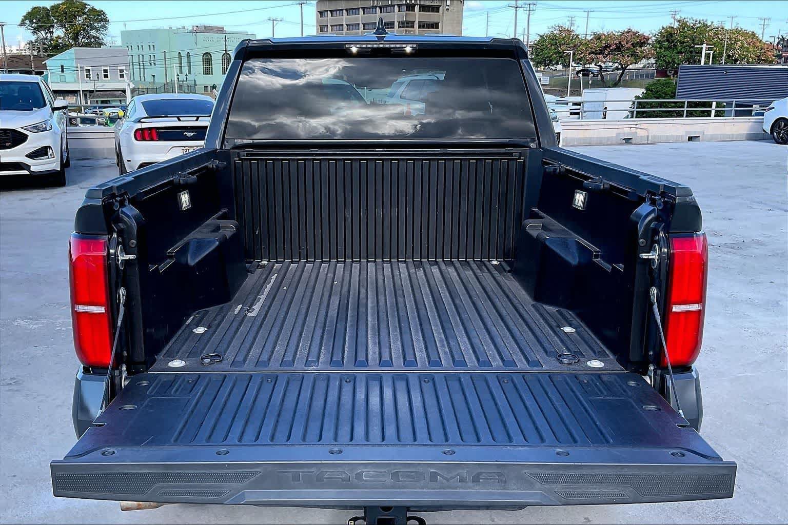 Used 2025 Toyota Tacoma TRD Off-Road AWD/4WD image 18