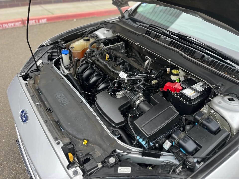 Used 2016 Ford Fusion SE image 5