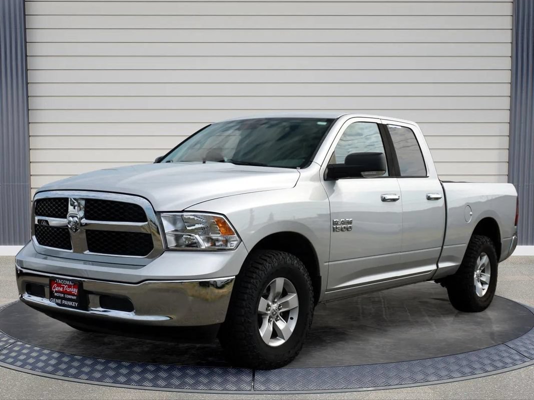 Used 2015 RAM 1500 Classic SLT w/ Luxury Group AWD/4WD image 3