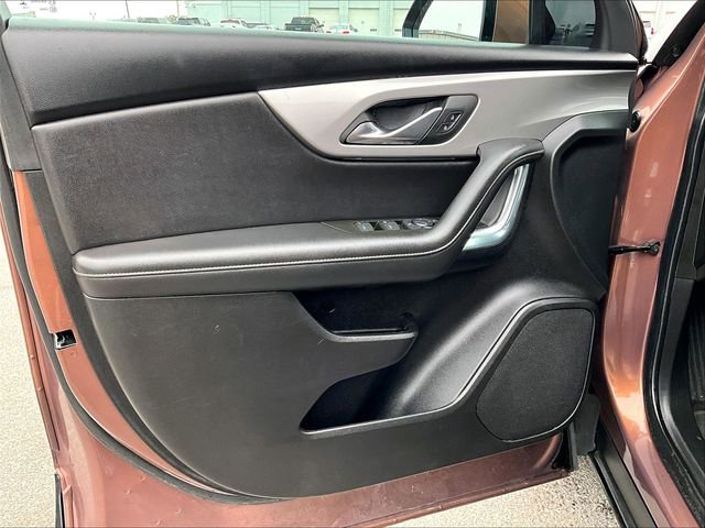 Used 2023 Chevrolet Blazer LT image 9