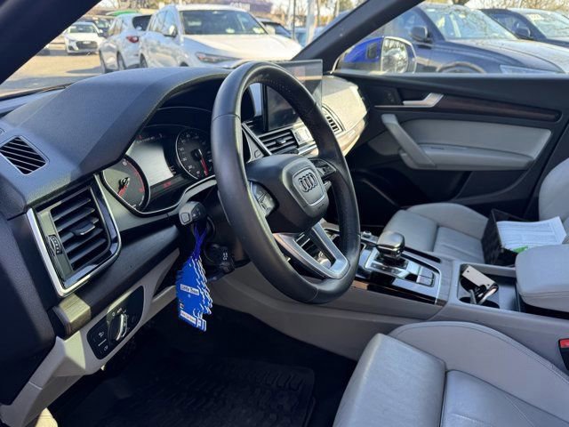 Used 2023 Audi Q5 2.0T Premium w/ Convenience Package AWD/4WD image 24