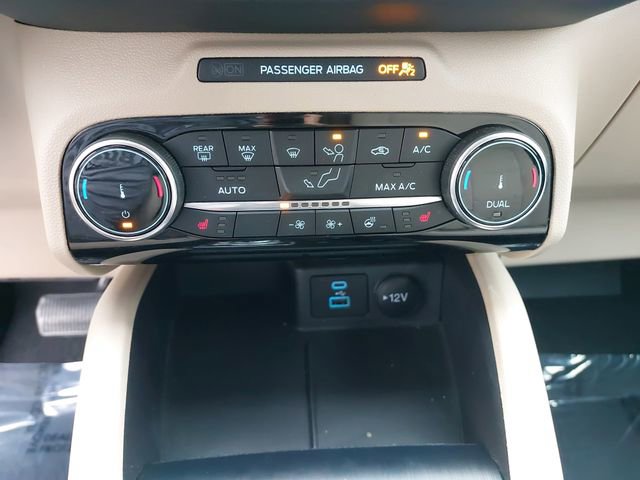 Certified 2022 Ford Escape SE w/ SE Sport Appearance Package FWD image 25