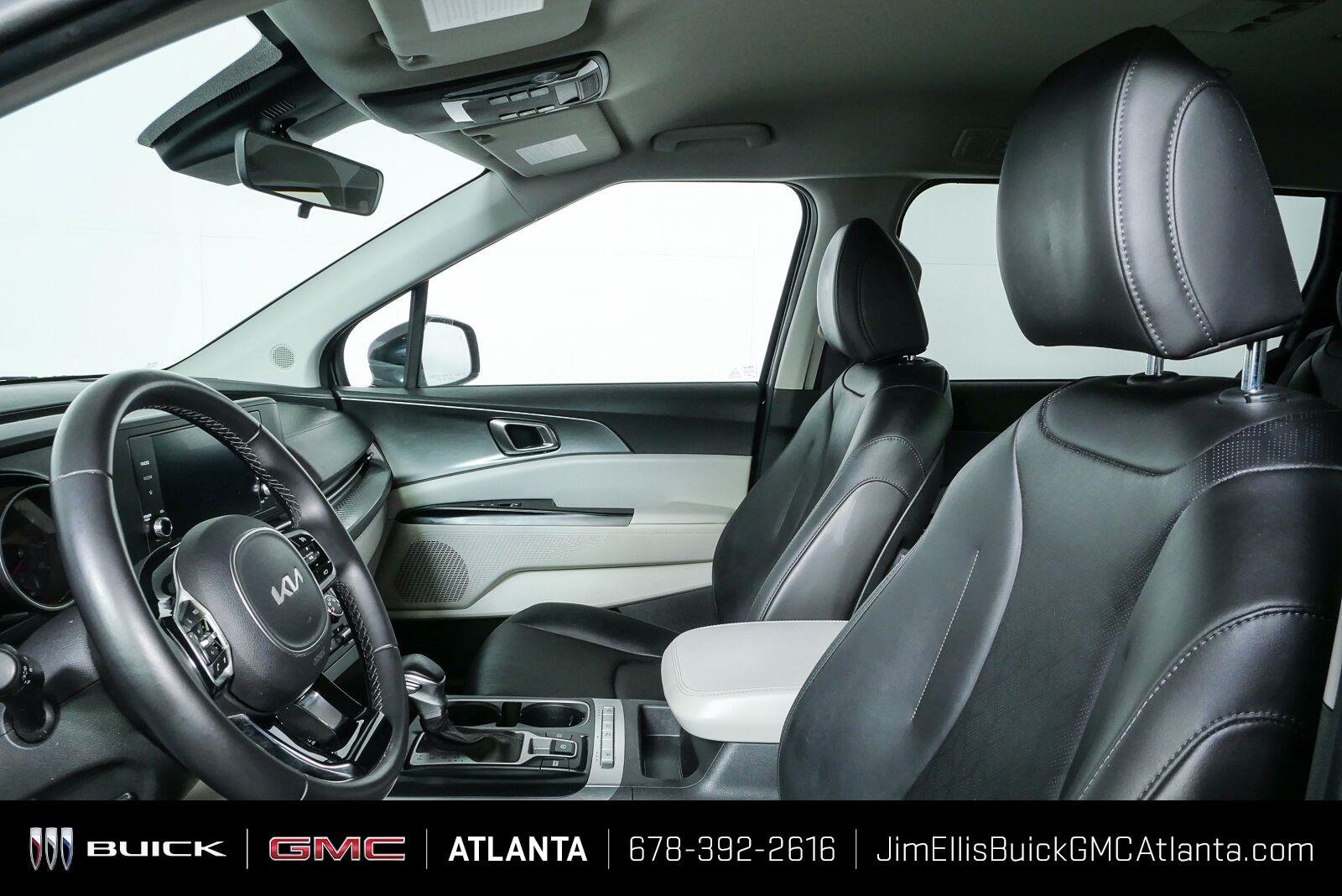 Used 2022 Kia Carnival LX FWD image 5