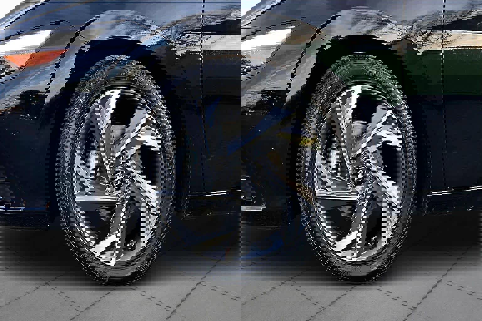 Used 2024 Hyundai Elantra SEL w/ Convenience Package image 10