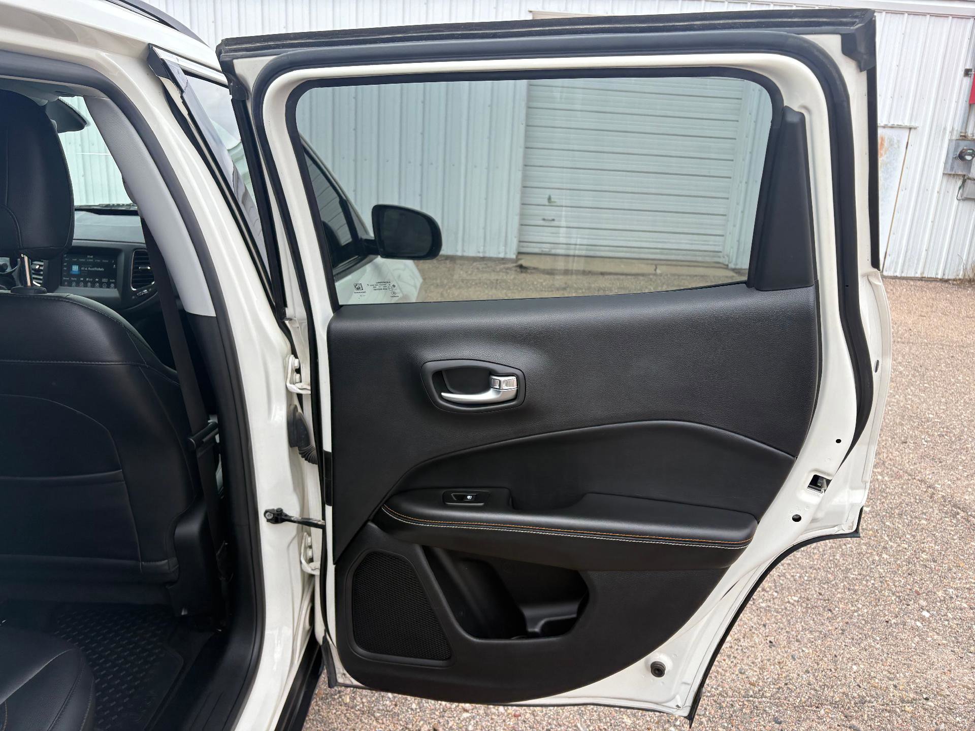 Used 2018 Jeep Compass Latitude w/ Popular Equipment Group image 15