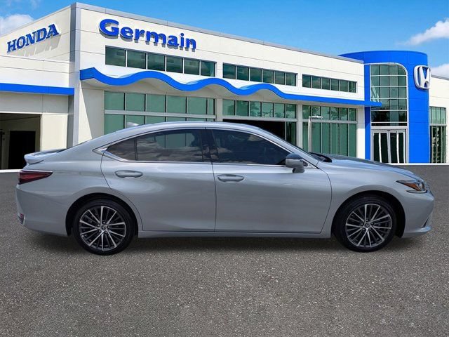 Used 2025 Lexus ES 300h w/ Premium Package FWD image 4