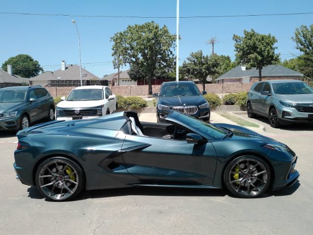 Used 2021 Chevrolet Corvette Stingray Convertible w/ Z51 Performance Package RWD image 8