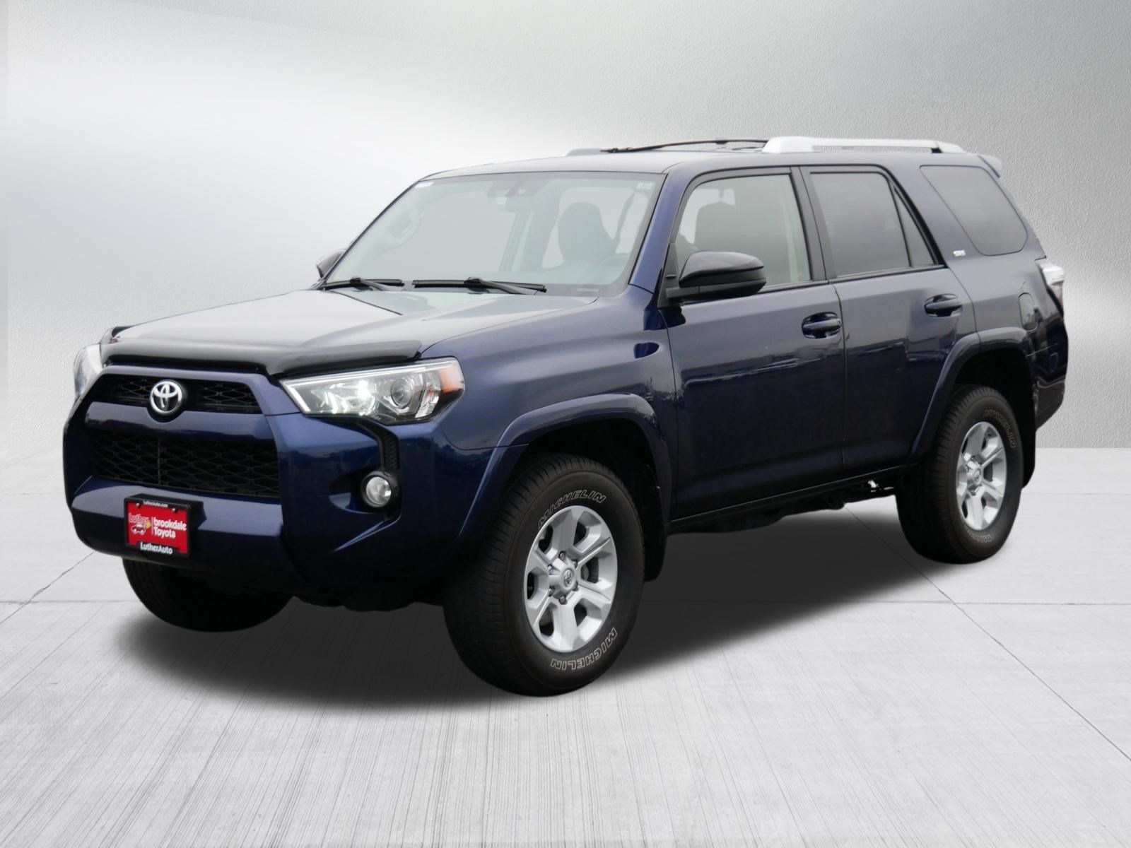 Used 2018 Toyota 4Runner SR5 w/ Convenience Package AWD/4WD image 3