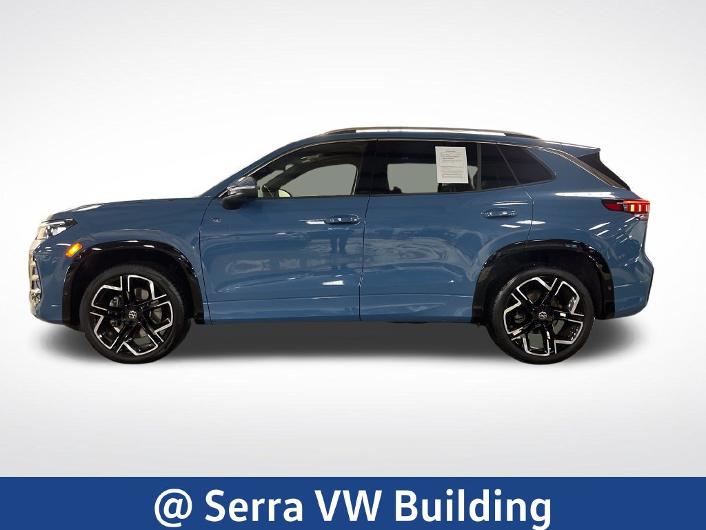 Used 2025 Volkswagen Tiguan SEL R-Line AWD/4WD image 2