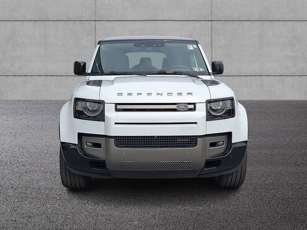 Used 2023 Land Rover Defender 110 X-Dynamic SE image 2