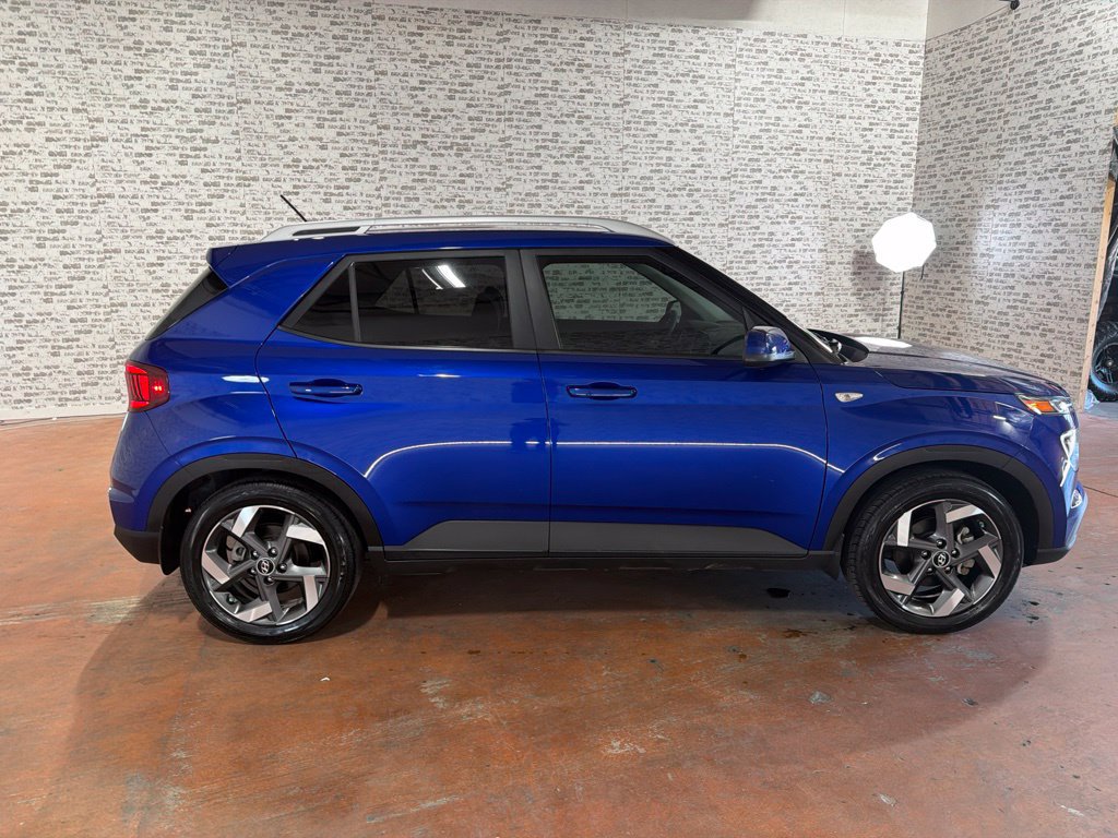 Certified 2024 Hyundai Venue Limited FWD image 8