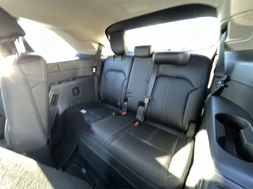 Certified 2025 MAZDA CX-90 3.3 Turbo w/ Preferred Package image 24