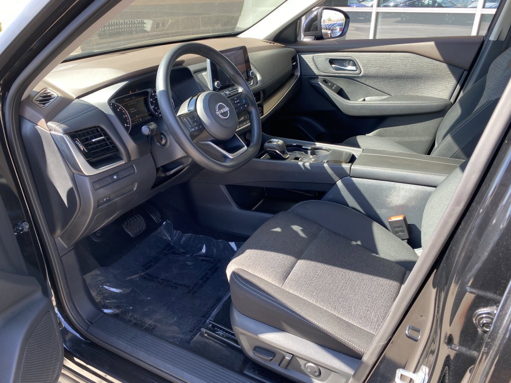 Used 2022 Nissan Rogue SV FWD image 15