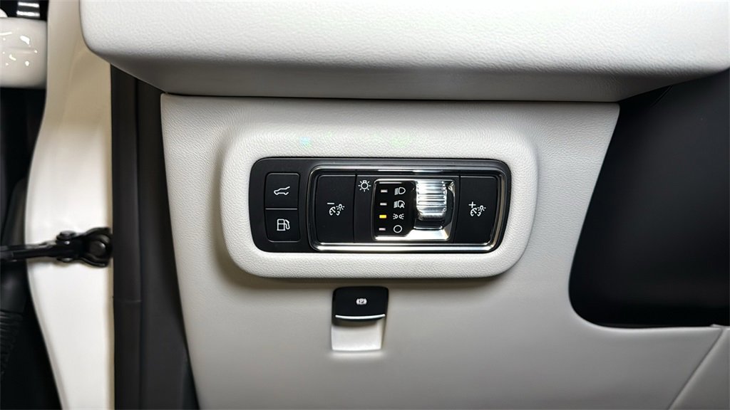 New 2026 Lincoln Nautilus Premier w/ Equipment Group 102A image 38