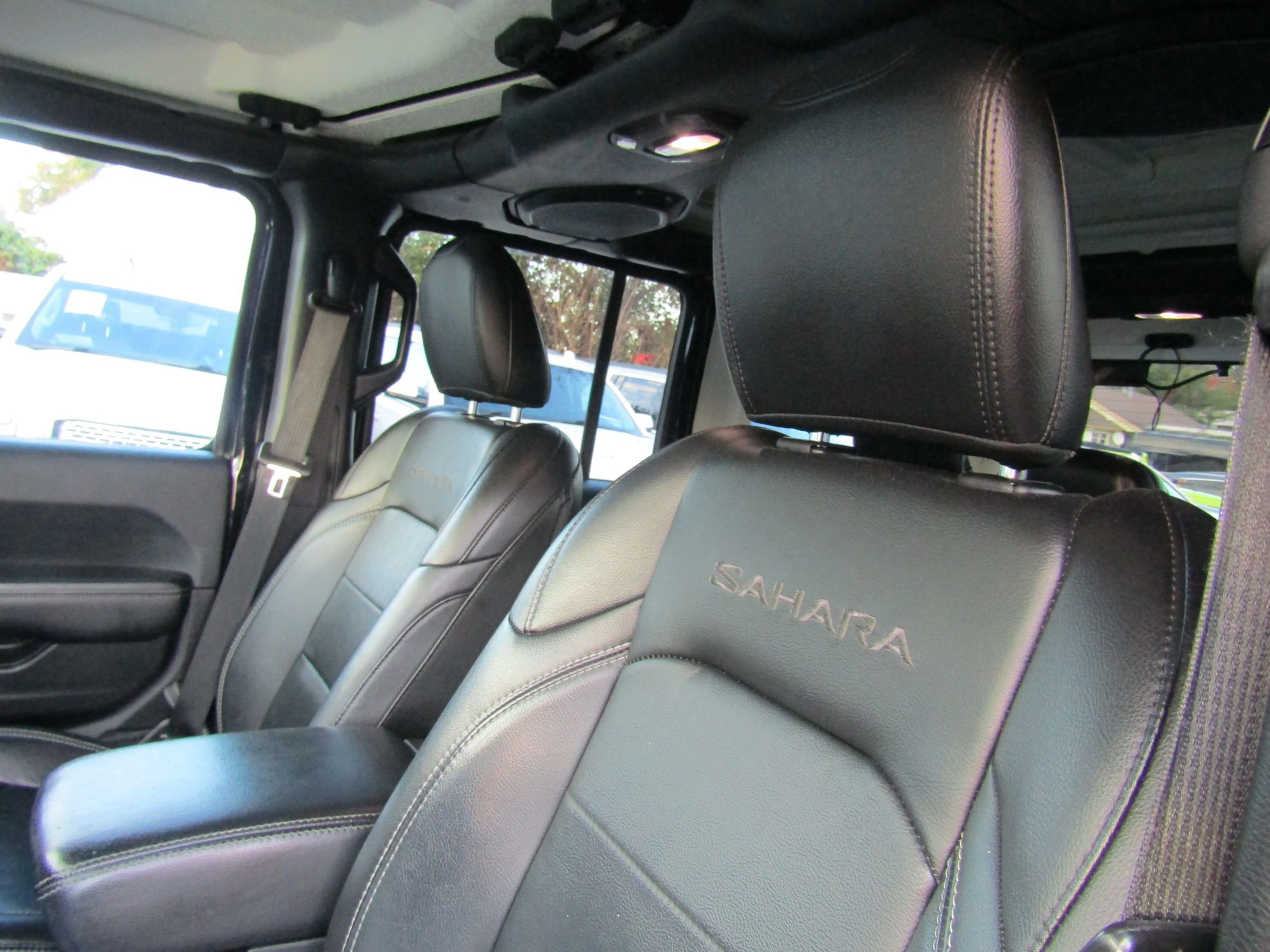 Used 2018 Jeep Wrangler Unlimited Sahara image 20