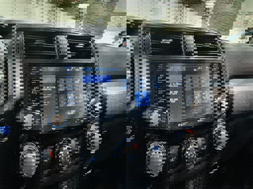 Used 2020 Toyota 4Runner Venture w/ Moonroof Package image 34