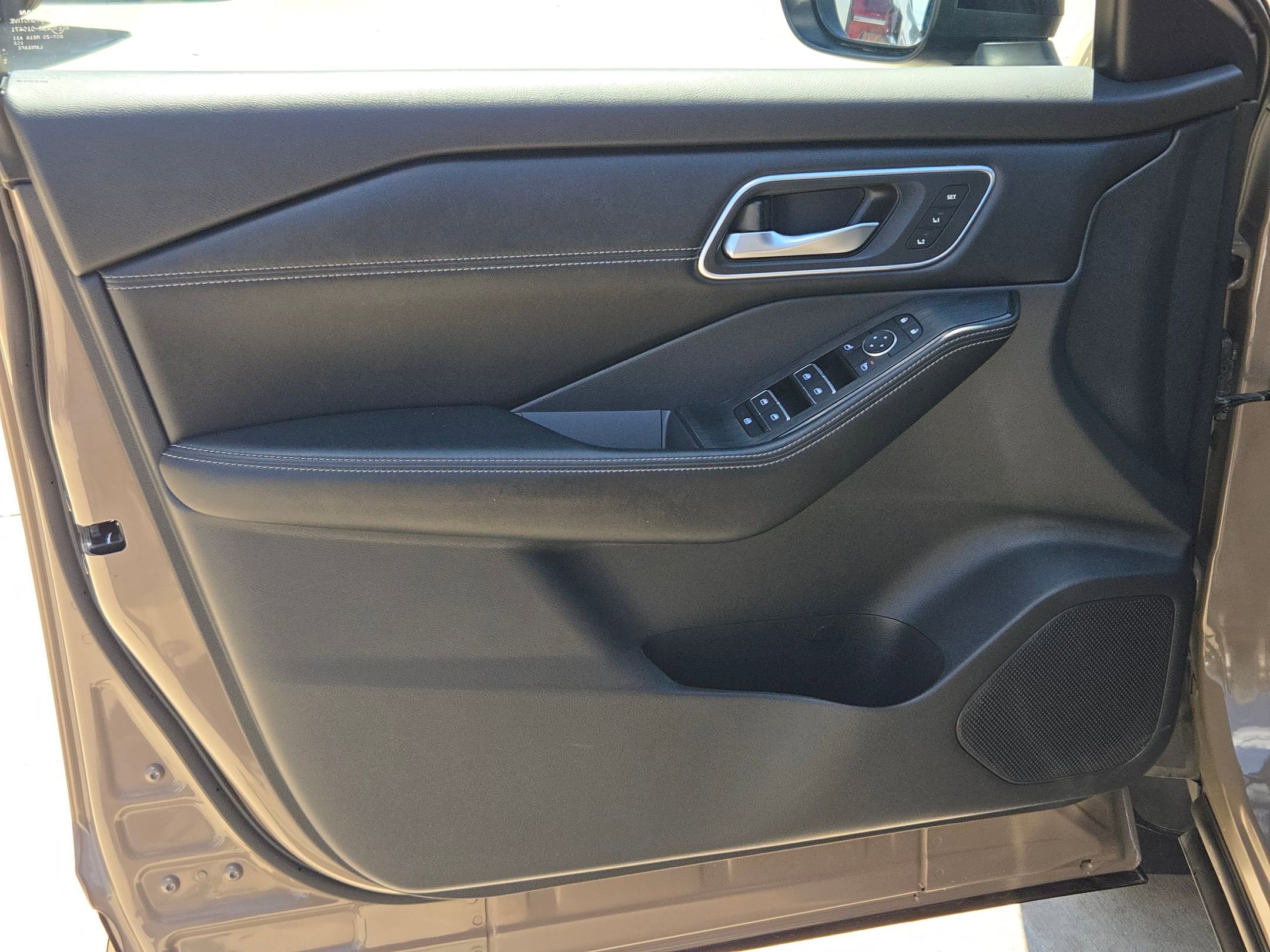 Certified 2024 Nissan Rogue Platinum image 12