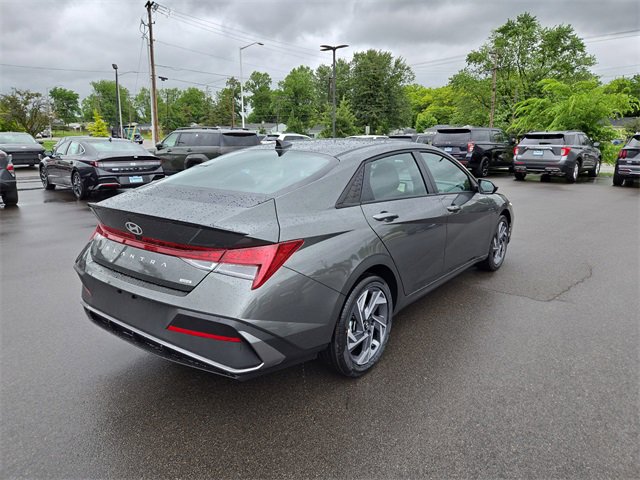 New 2025 Hyundai Elantra SEL image 6