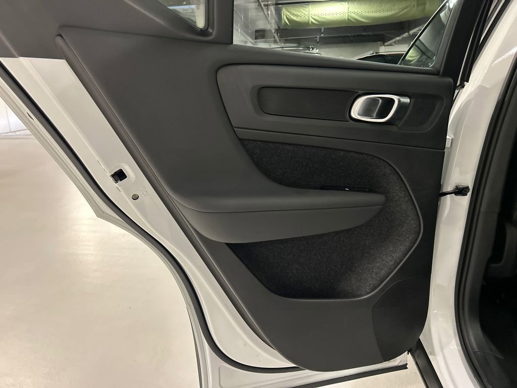 Used 2026 Volvo XC40 B5 Plus w/ Protection Package Premier AWD/4WD image 21