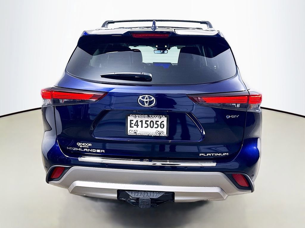 Certified 2026 Toyota Highlander Platinum AWD/4WD image 6