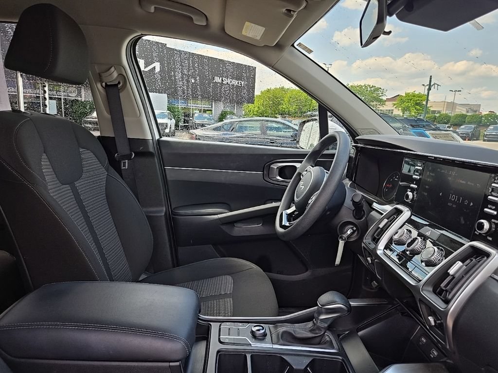 Used 2023 Kia Sorento LX AWD/4WD image 37