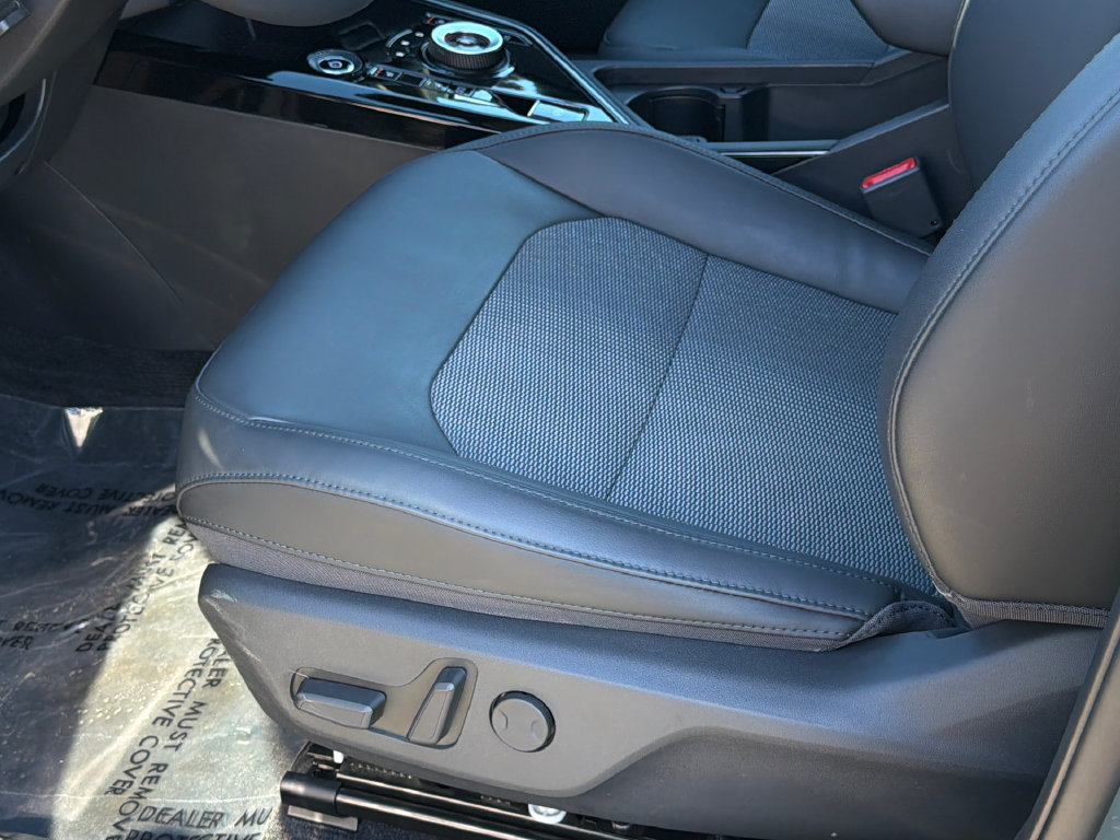 Used 2023 Kia Niro Wind FWD image 23