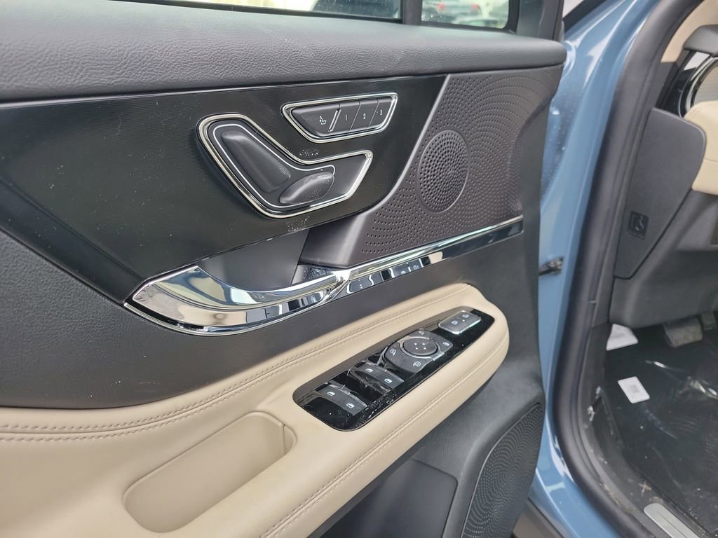 New 2026 Lincoln Corsair Premiere image 19