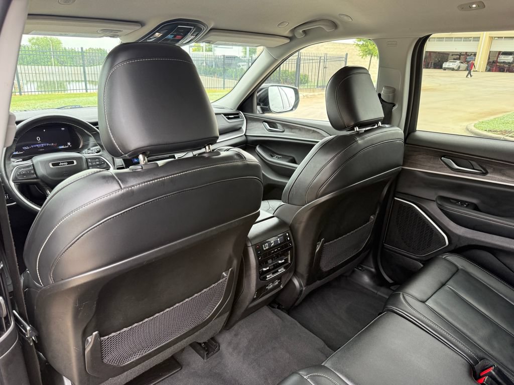 Used 2022 Jeep Grand Cherokee L Limited AWD/4WD image 22